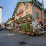Spacious Loft On Pedestrian Street With Views * シャモニー