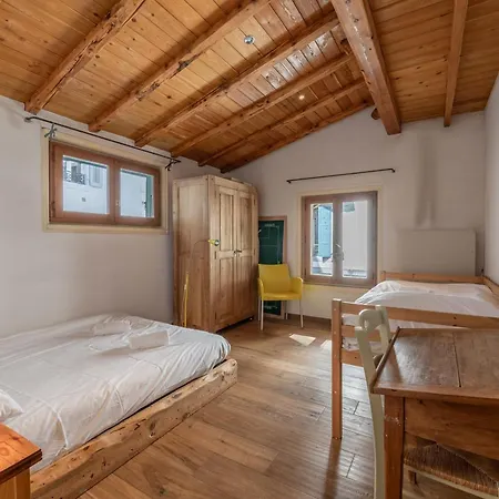 Appartement Spacious Loft On Pedestrian Street With Views