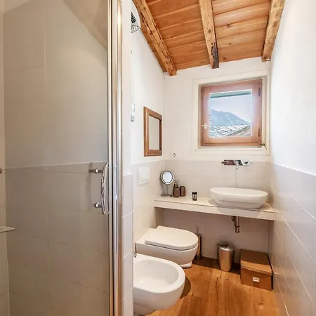 Spacious Loft On Pedestrian Street With Views Appartement